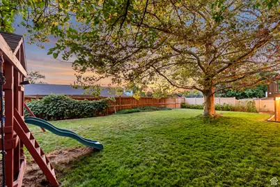 8638 S Piper Ln E, Sandy, UT 84093 - Photo 43