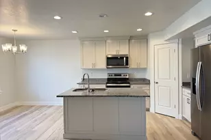 194 W Seasnons Ln, Garden City, UT 84028 - Photo 7