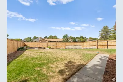 2968 E Pine View Dr S, Cottonwood Heights, UT 84121 - Photo 19