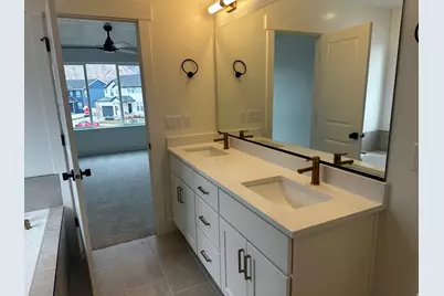 2414 W Santa Fe Dr, Mapleton, UT 84664 - Photo 9