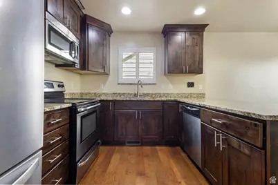 642 E Center St, Pleasant Grove, UT 84062 - Photo 7