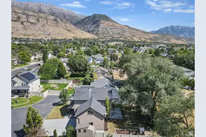 642 E Center St, Pleasant Grove, UT 84062 - Photo 27