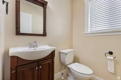 642 E Center St, Pleasant Grove, UT 84062 - Photo 9