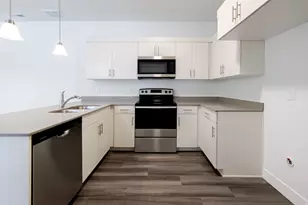 855 N Pugh Ln, Saratoga Springs, UT 84045 - Photo 11