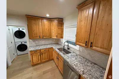 1031 E 800 S, Salt Lake City, UT 84102 - Photo 17