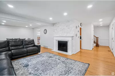 11343 S Clifford Cir E, Sandy, UT 84092 - Photo 9