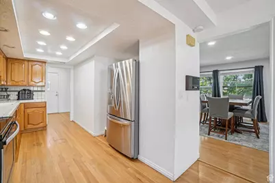 11343 S Clifford Cir E, Sandy, UT 84092 - Photo 15