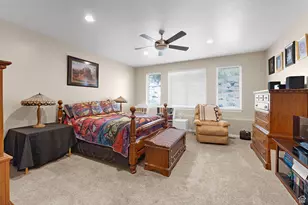 2471 S Scenic Dr E, Salt Lake City, UT 84109 - Photo 15