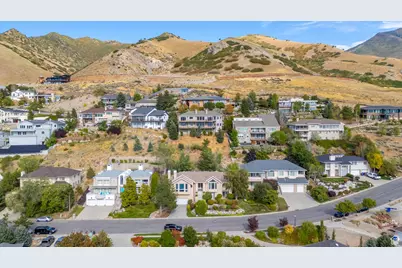 2471 S Scenic Dr E, Salt Lake City, UT 84109 - Photo 33