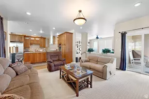 2471 S Scenic Dr E, Salt Lake City, UT 84109 - Photo 7