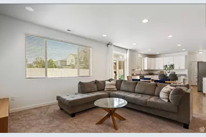 1886 W Red Maple Dr, Syracuse, UT 84075 - Photo 5