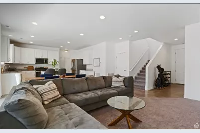 1886 W Red Maple Dr, Syracuse, UT 84075 - Photo 3