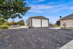 9298 N Deerfield Cir E, Eagle Mountain, UT 84005 - Photo 5