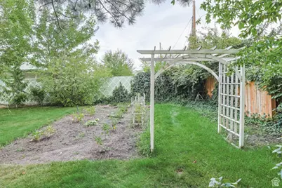 81 S 100 W, Tooele, UT 84074 - Photo 43