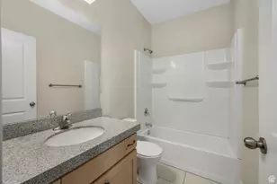 5214 N Folkstone Dr, Eagle Mountain, UT 84005 - Photo 11