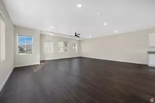 5214 N Folkstone Dr, Eagle Mountain, UT 84005 - Photo 7