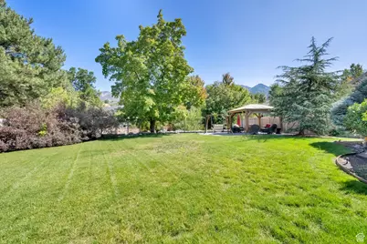 2161 Lorita Way E, Cottonwood Heights, UT 84093 - Photo 13