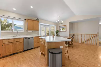 2065 E Autumn St, Eagle Mountain, UT 84005 - Photo 13