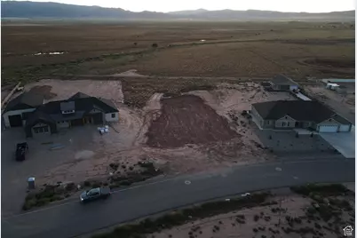 1948 S 4450 W #18, Cedar City, UT 84720 - Photo 3