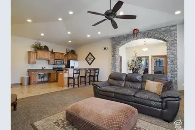 895 S Main St #E, Layton, UT 84041 - Photo 7