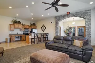 895 S Main St, Layton, UT 84041 - Photo 7