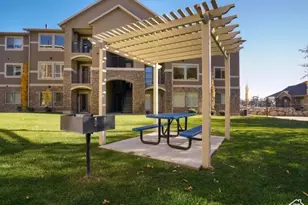 895 S Main St, Layton, UT 84041 - Photo 19