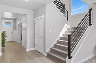 572 S Chamberlain St, Mapleton, UT 84664 - Photo 3