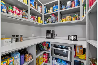 572 S Chamberlain St, Mapleton, UT 84664 - Photo 17