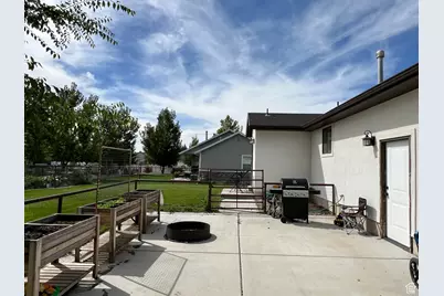 368 E 400 S, Nephi, UT 84648 - Photo 3