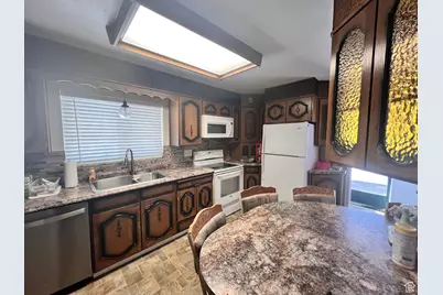 133 S 300 E, Price, UT 84501 - Photo 9