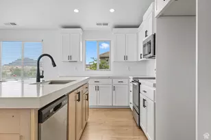 2261 S Tonaquint Dr, Saint George, UT 84770 - Photo 3