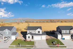 364 W Hideout Ct, Stansbury Park, UT 84074 - Photo 3