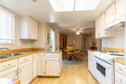 1008 S Fountain Dr, Cedar City, UT 84720 - Photo 9