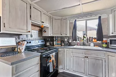 235 W 4600 S, Washington Terrace, UT 84405 - Photo 11