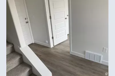 4576 W Pleasant Ct, West Valley, UT 84120 - Photo 9