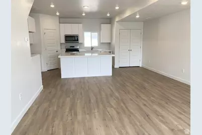 4576 W Pleasant Ct, West Valley, UT 84120 - Photo 31