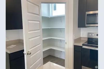 4576 W Pleasant Ct, West Valley, UT 84120 - Photo 17