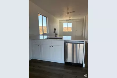 1334 E Lone Rock View Dr, Big Water, UT 84741 - Photo 19