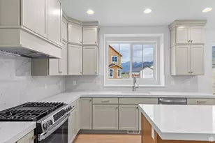 1362 W Valley Dr, Lindon, UT 84042 - Photo 13