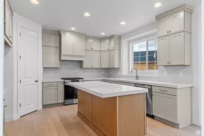 1362 W Valley Dr, Lindon, UT 84042 - Photo 11