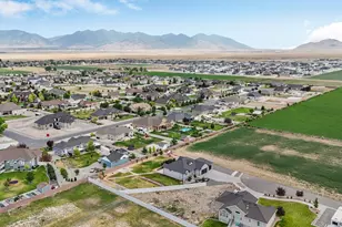 537 E Fiona Cir, Grantsville, UT 84029 - Photo 31