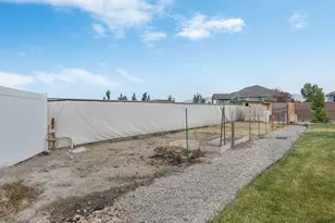 537 E Fiona Cir, Grantsville, UT 84029 - Photo 37