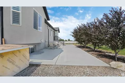 537 E Fiona Cir, Grantsville, UT 84029 - Photo 33