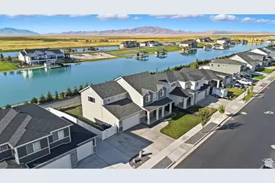 1651 W White Pine Dr, Syracuse, UT 84075 - Photo 3