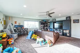 1651 W White Pine Dr, Syracuse, UT 84075 - Photo 25