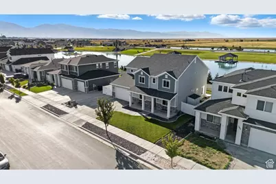 1651 W White Pine Dr, Syracuse, UT 84075 - Photo 5