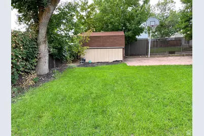 1100 E Webster Dr, Sandy, UT 84094 - Photo 27