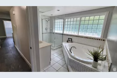 1100 E Webster Dr, Sandy, UT 84094 - Photo 7