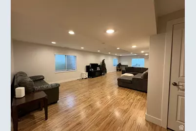 5633 W Coral Mount Ln, West Valley, UT 84118 - Photo 9