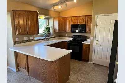 5644 S 4075 W, Roy, UT 84067 - Photo 7